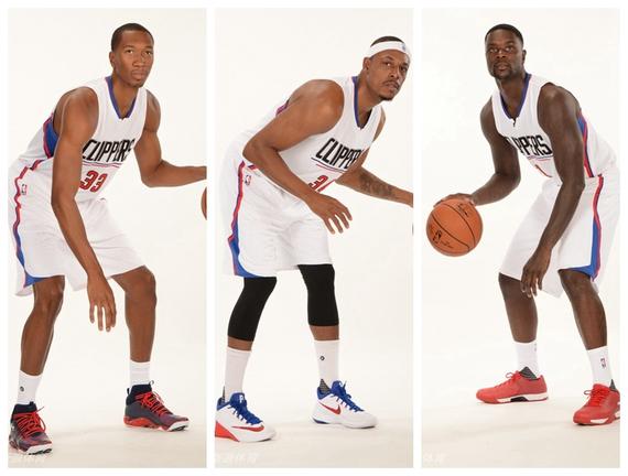 展示了他在 展示了他在